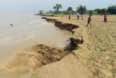 habitants-Rajshahi-erodee-fleuve-Padma-5-septembre-2018-Bangladesh_0_729_487